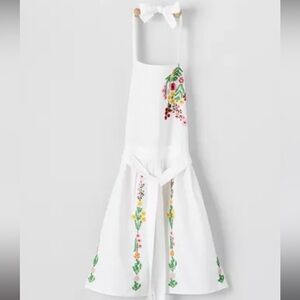 Sir La Table Embroidered Apron